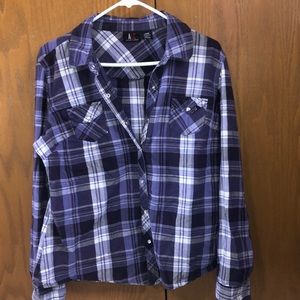 Large purple flannel. Only worn a few times.